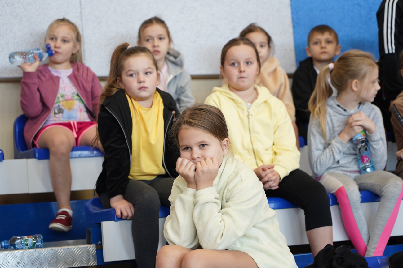 Zabawa i sport. Pierwsze zawody najmłodszych uczniów ZDJĘCIA