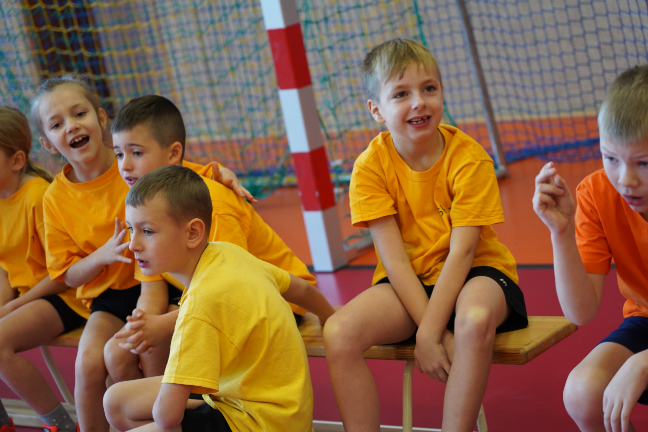 Zabawa i sport. Pierwsze zawody najmłodszych uczniów ZDJĘCIA