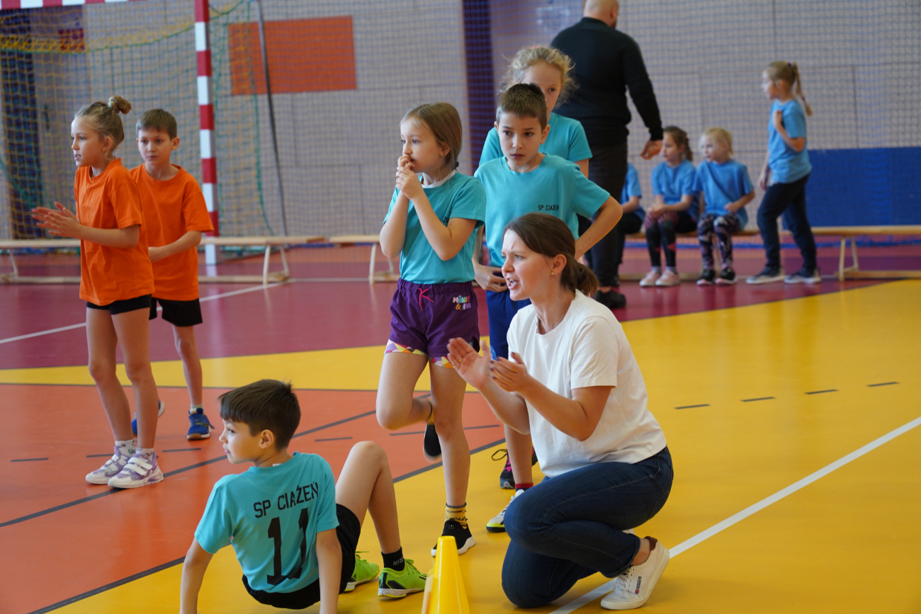 Zabawa i sport. Pierwsze zawody najmłodszych uczniów ZDJĘCIA