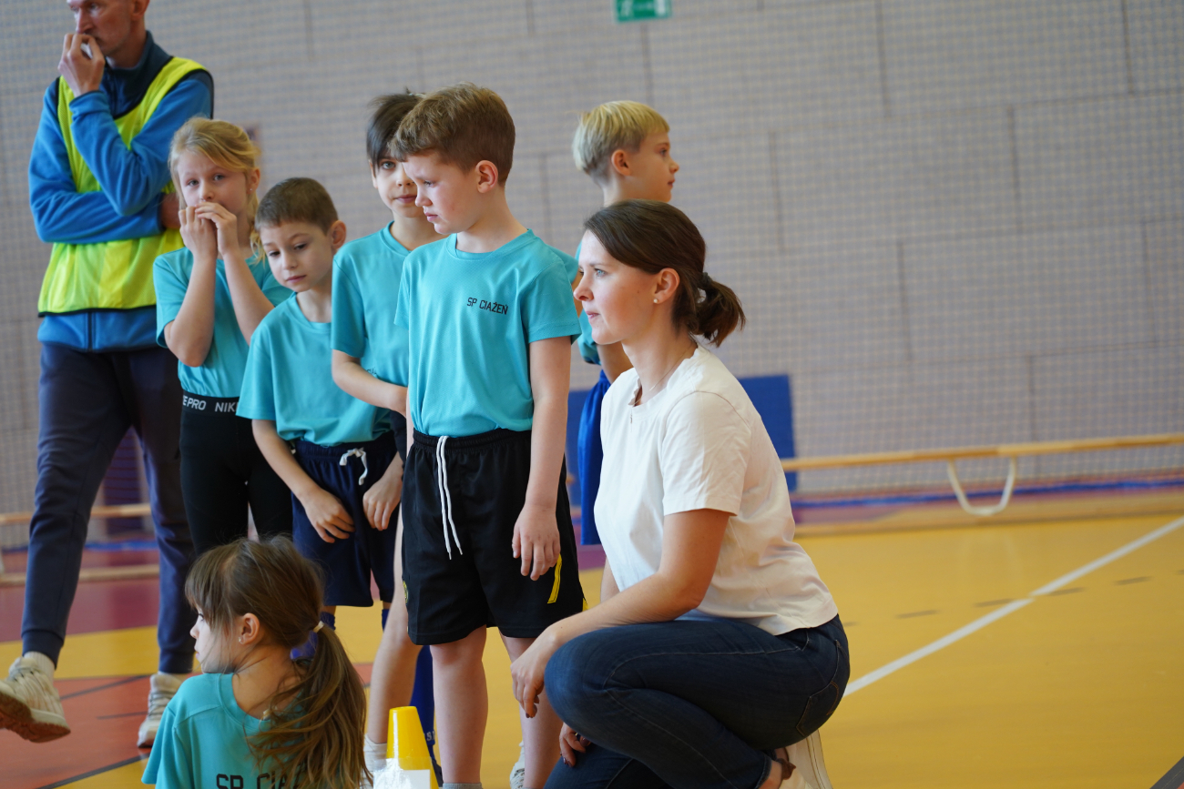 Zabawa i sport. Pierwsze zawody najmłodszych uczniów ZDJĘCIA
