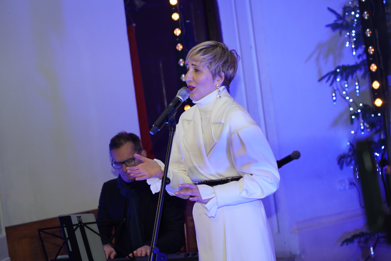 Kościół pękał w szwach. Śpiewali z Magdą Steczkowską