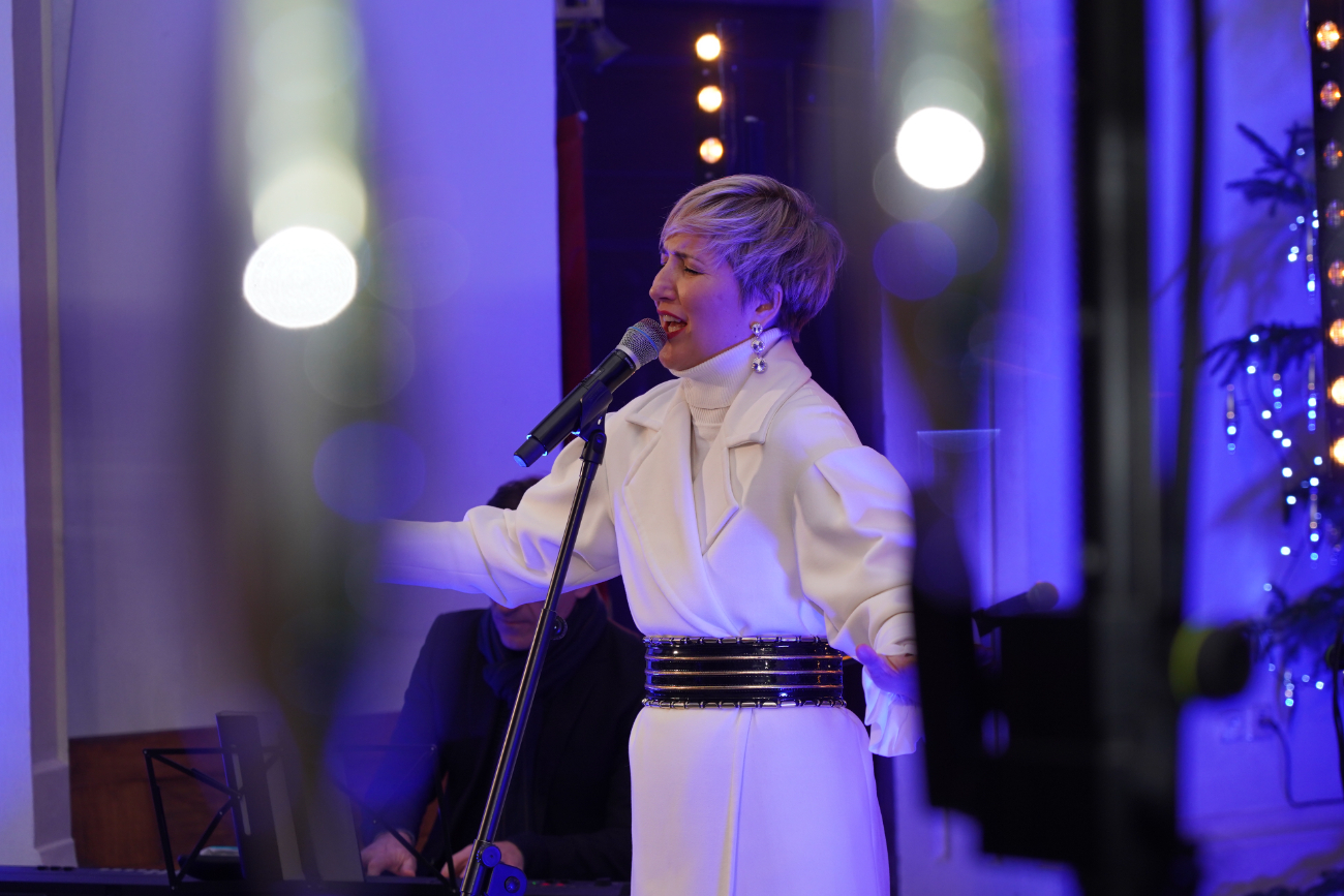 Kościół pękał w szwach. Śpiewali z Magdą Steczkowską