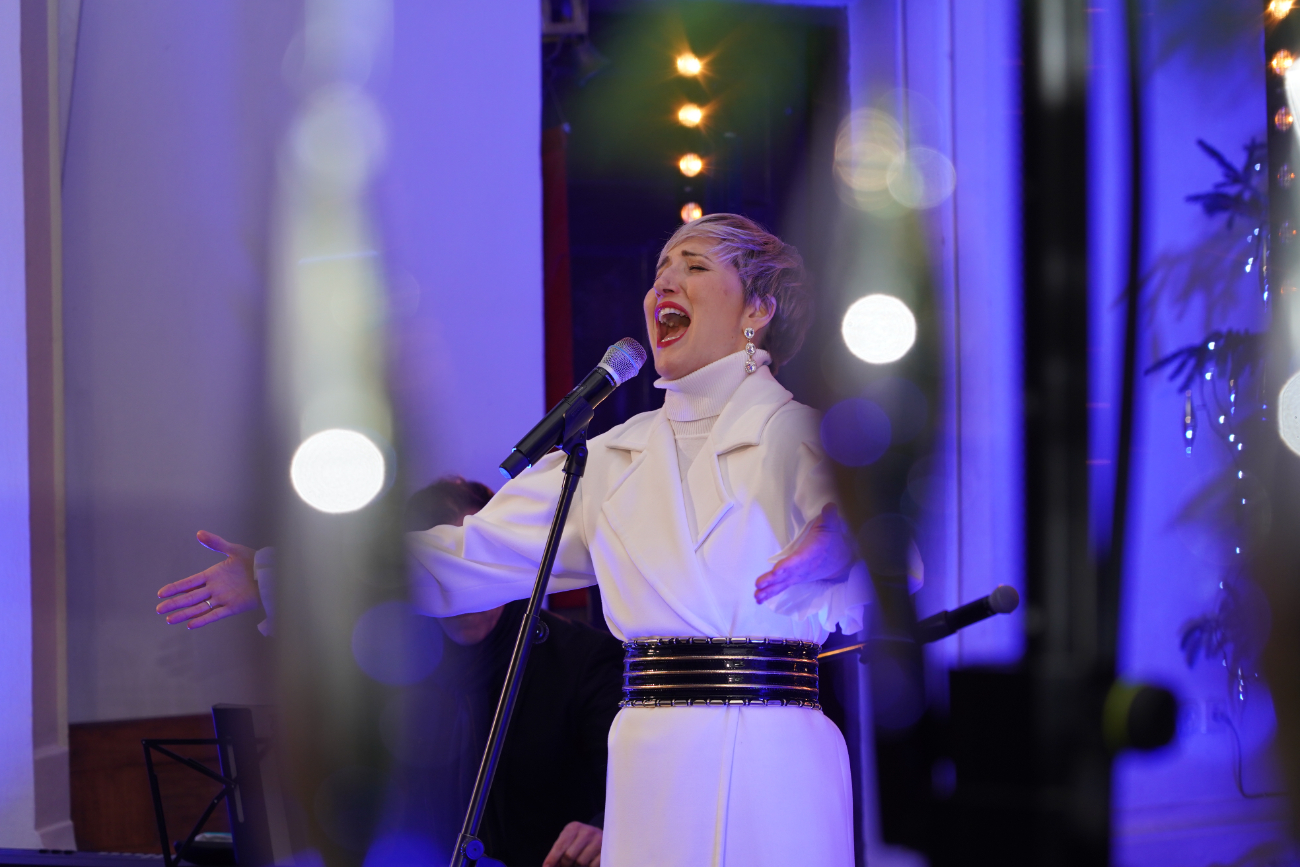 Kościół pękał w szwach. Śpiewali z Magdą Steczkowską