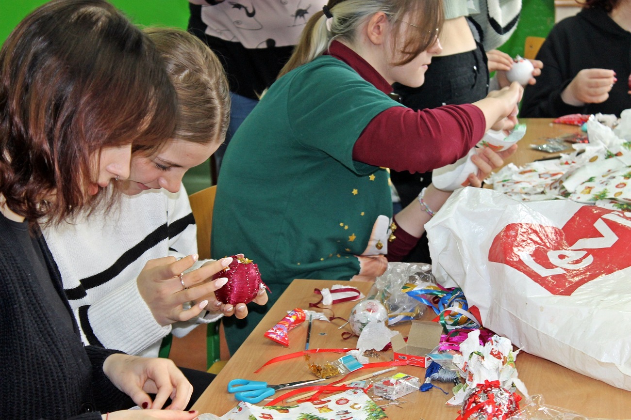 Młodzież i seniorzy połączyli siły