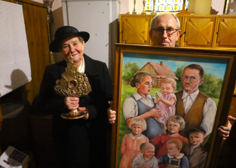 Relikwie błogosławionej rodziny Ulmów dotarły dziś do Słupcy