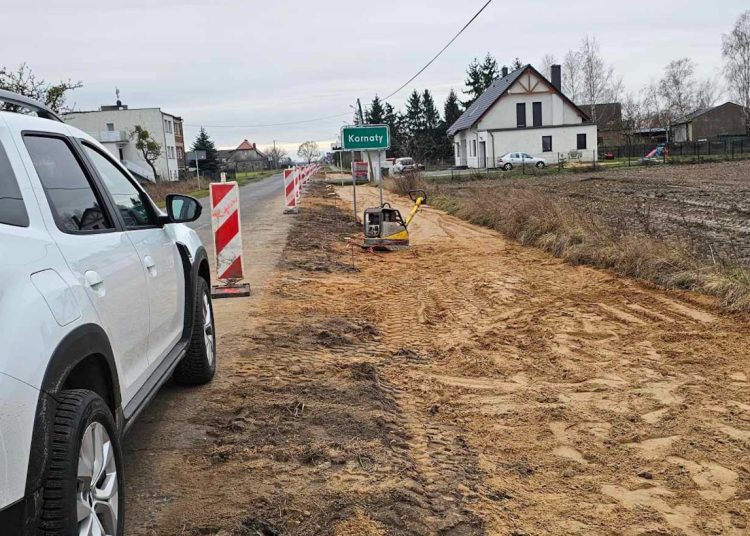 Budują chodnik w Kornatach