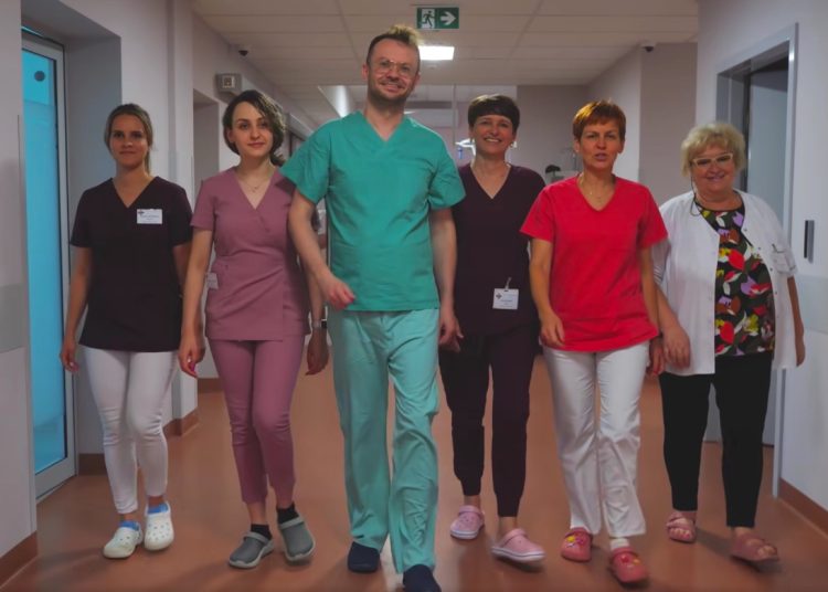 Oddział ginekologiczno-położniczy zaprasza. Zobacz film