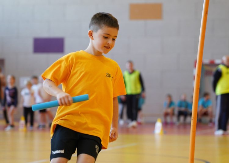 Zabawa i sport. Pierwsze zawody najmłodszych uczniów ZDJĘCIA