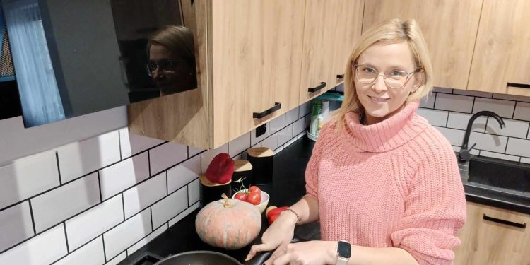 Uwielbia jesień w kuchni… za jej kolory