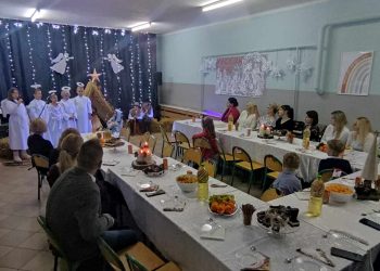 Spotkanie świąteczne w III  klasie w Cieninie Z.