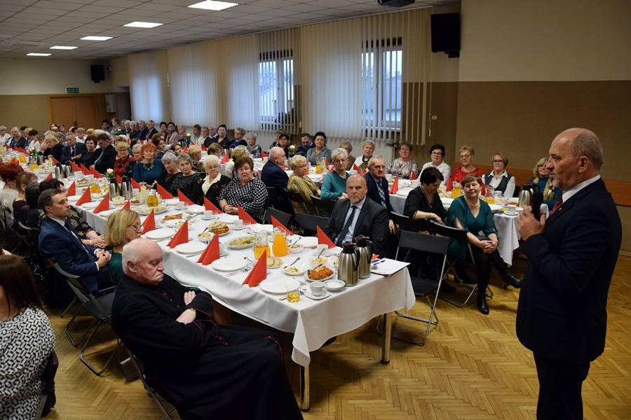 Ponad 200 osób na wigilii w Strzałkowie ZDJĘCIA