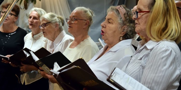 Ponad 200 osób na wigilii w Strzałkowie ZDJĘCIA