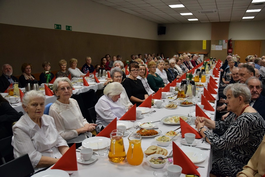 Ponad 200 osób na wigilii w Strzałkowie ZDJĘCIA
