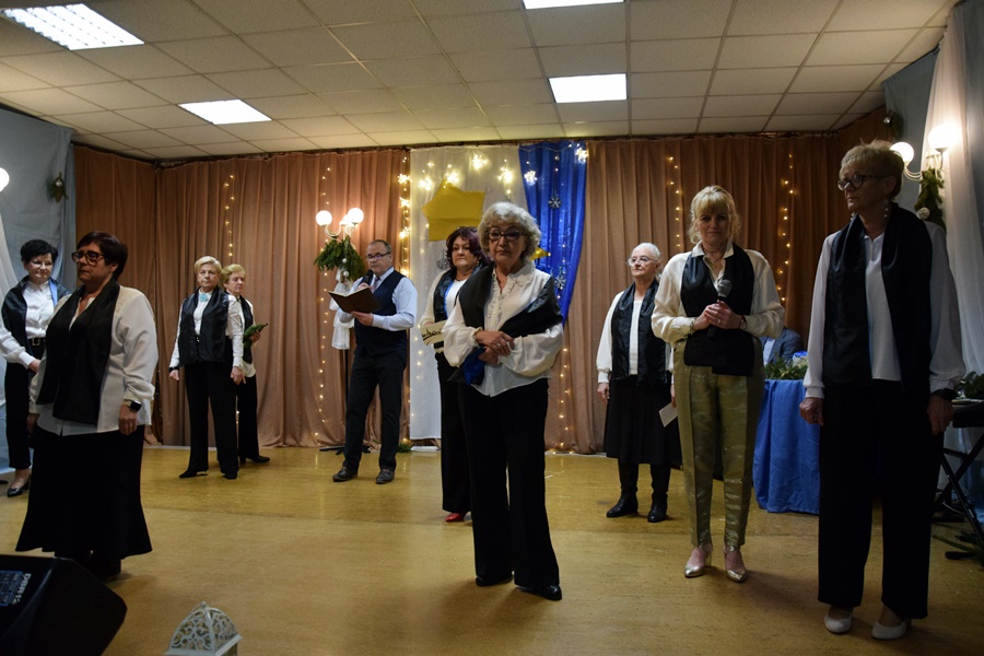 Ponad 200 osób na wigilii w Strzałkowie ZDJĘCIA