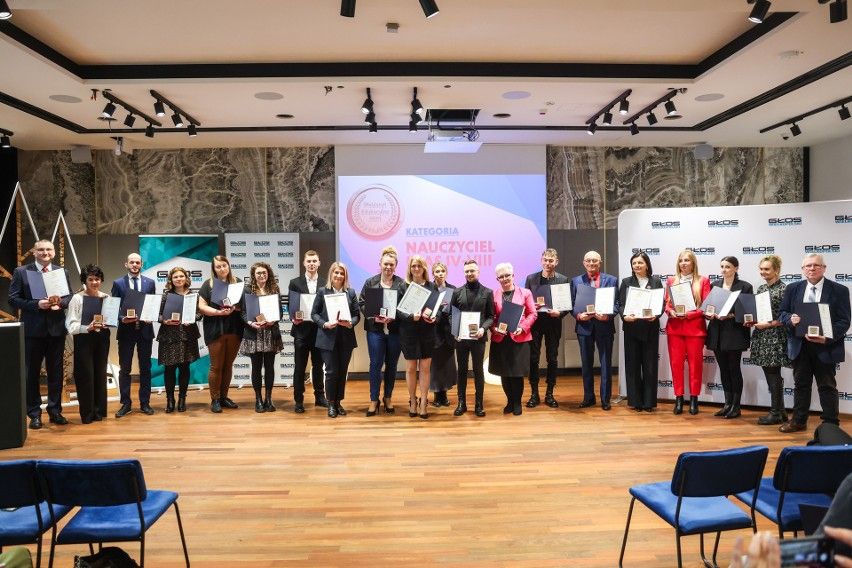 Uznanie dla najlepszych  placówek oświatowych w powiecie