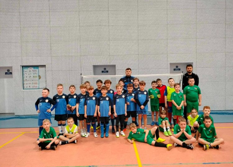 Sparingowe starcie żaków