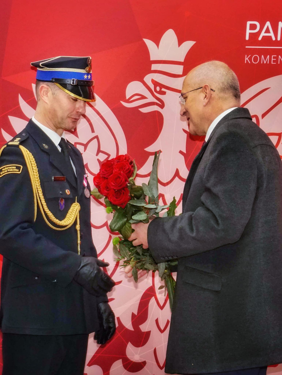 Komendant pożegnał się z mundurem