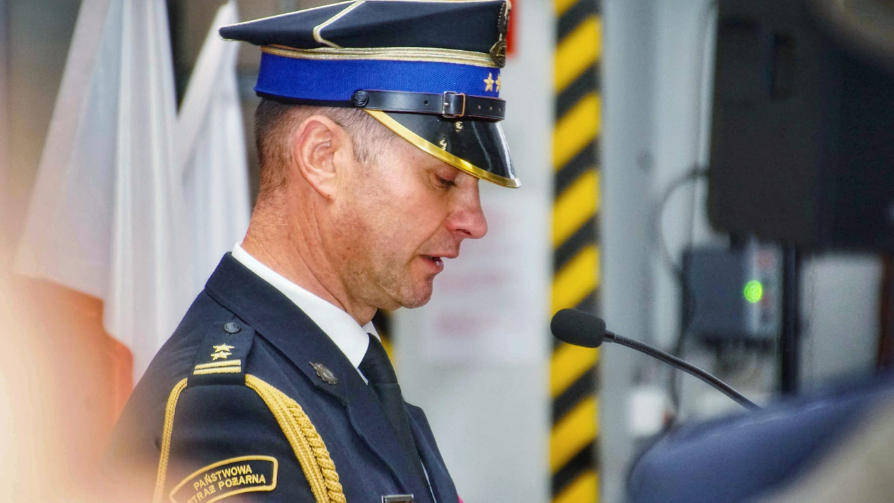 Komendant pożegnał się z mundurem