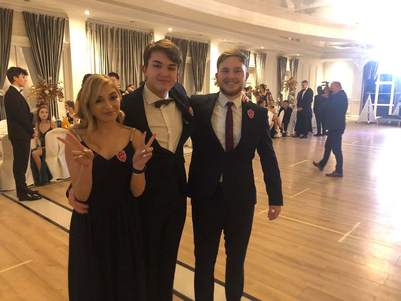 Dziś LO bawi się na studniówce ZDJĘCIA