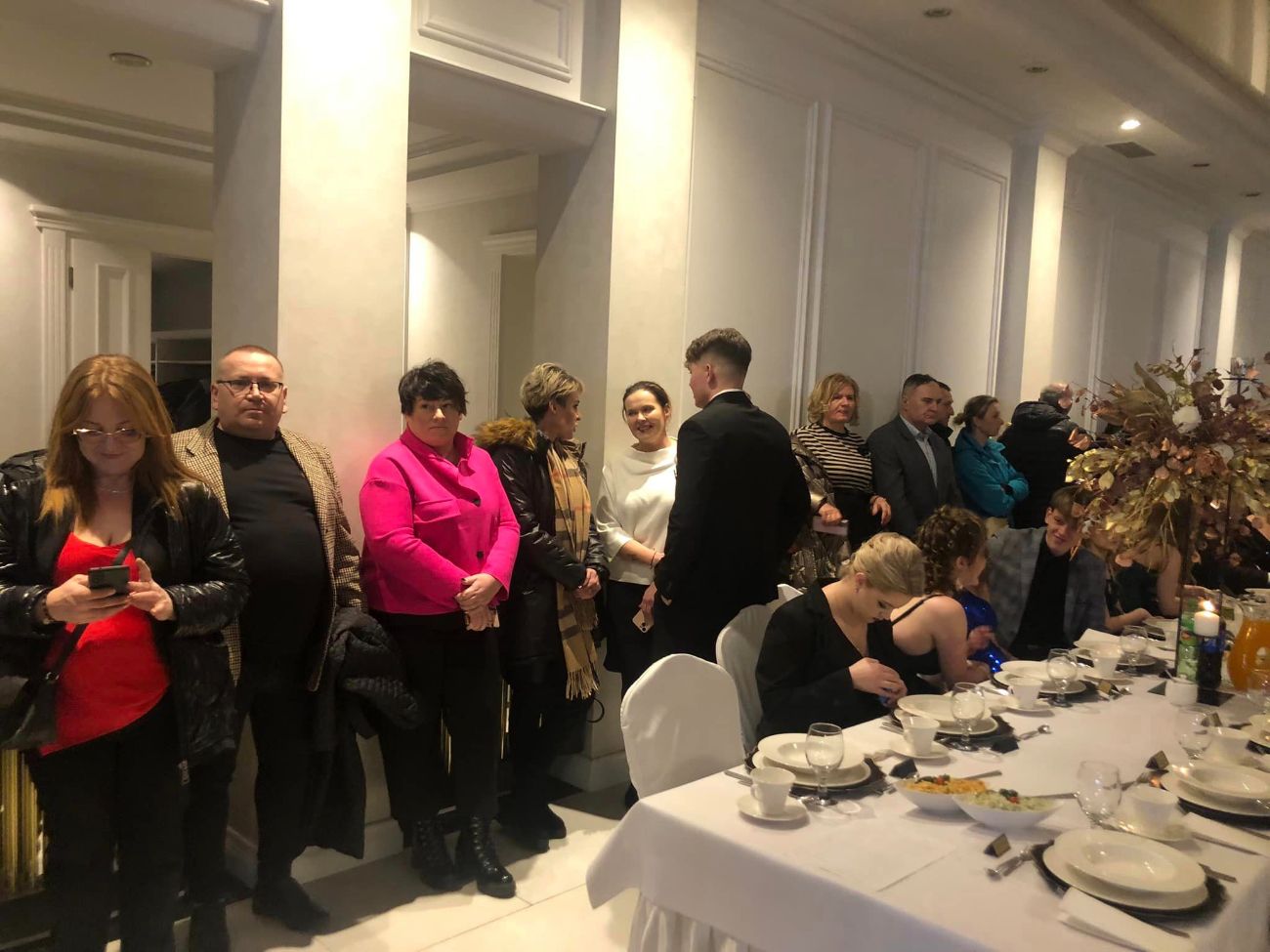 Dziś LO bawi się na studniówce ZDJĘCIA