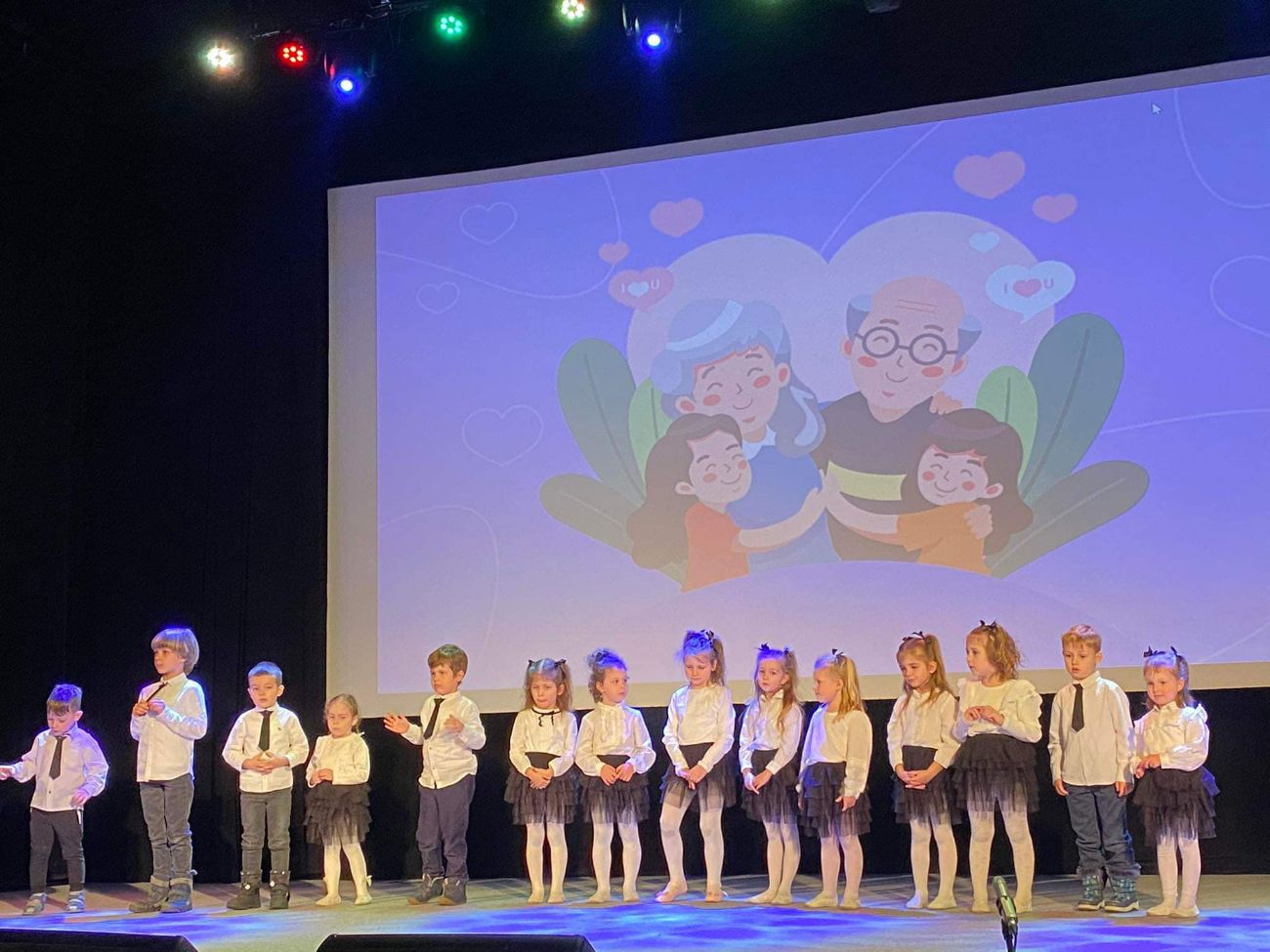 Dzień Babci i Dziadka z Małymi Odkrywcami z Piotrowic