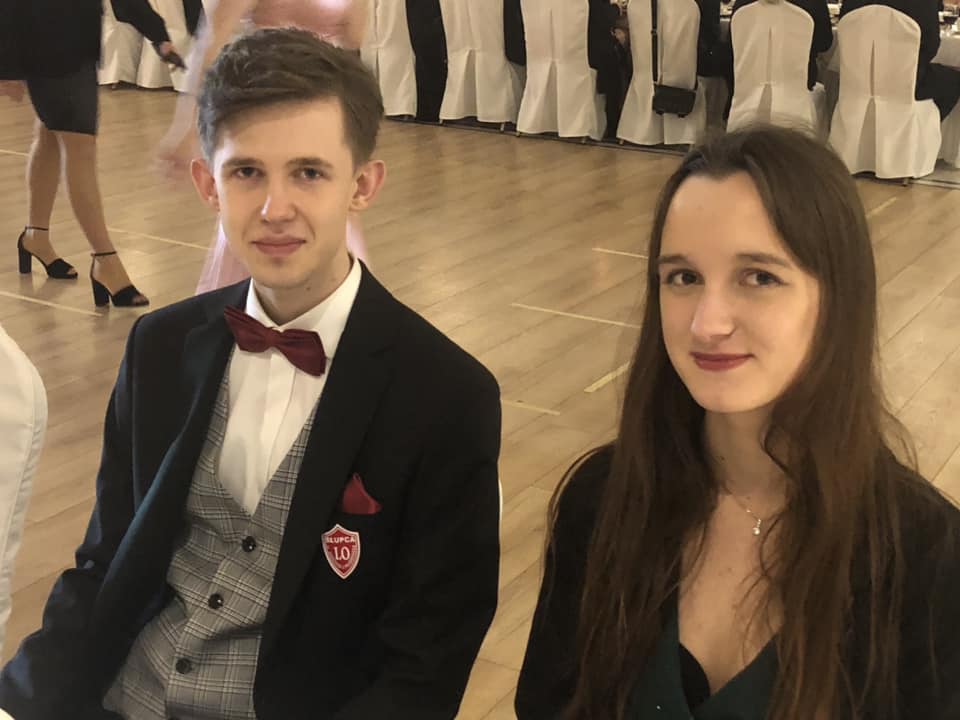 Dziś LO bawi się na studniówce ZDJĘCIA