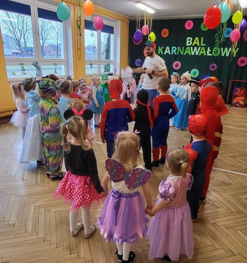 Bal karnawałowy w Kotuni