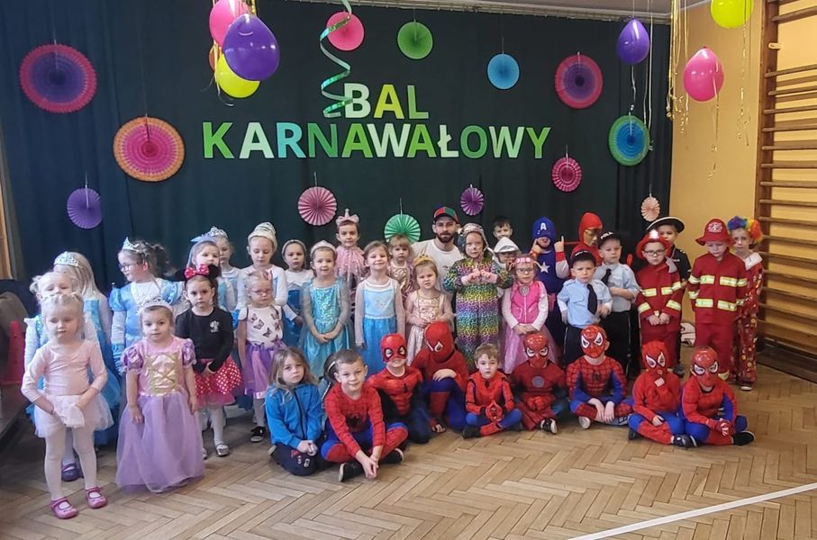 Bal karnawałowy w Kotuni