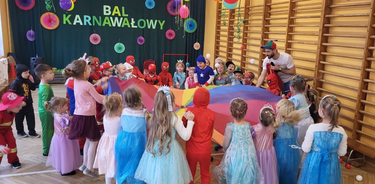 Bal karnawałowy w Kotuni