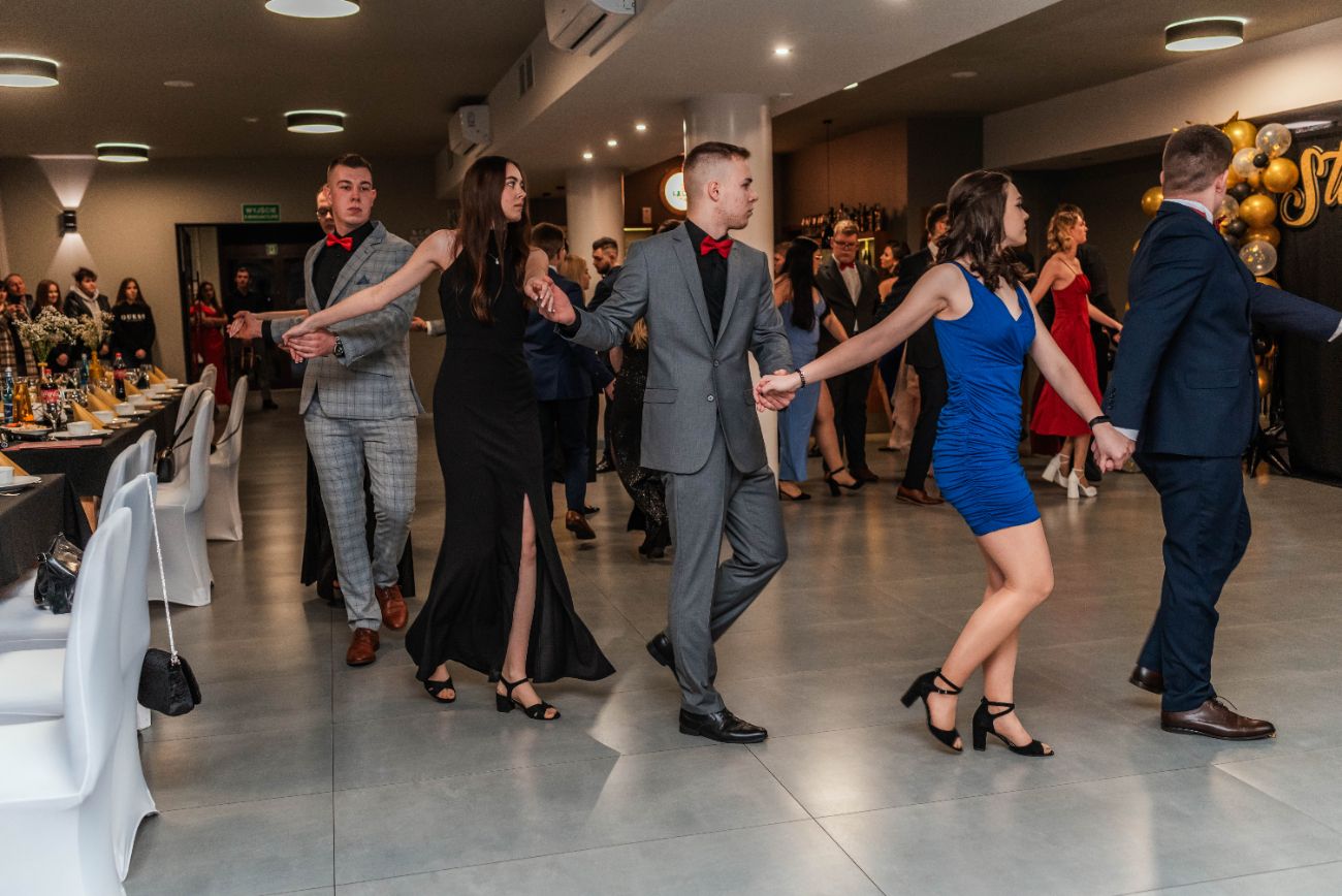 Studniówka CKZiU w Strzałkowie. Zobacz zdjęcia