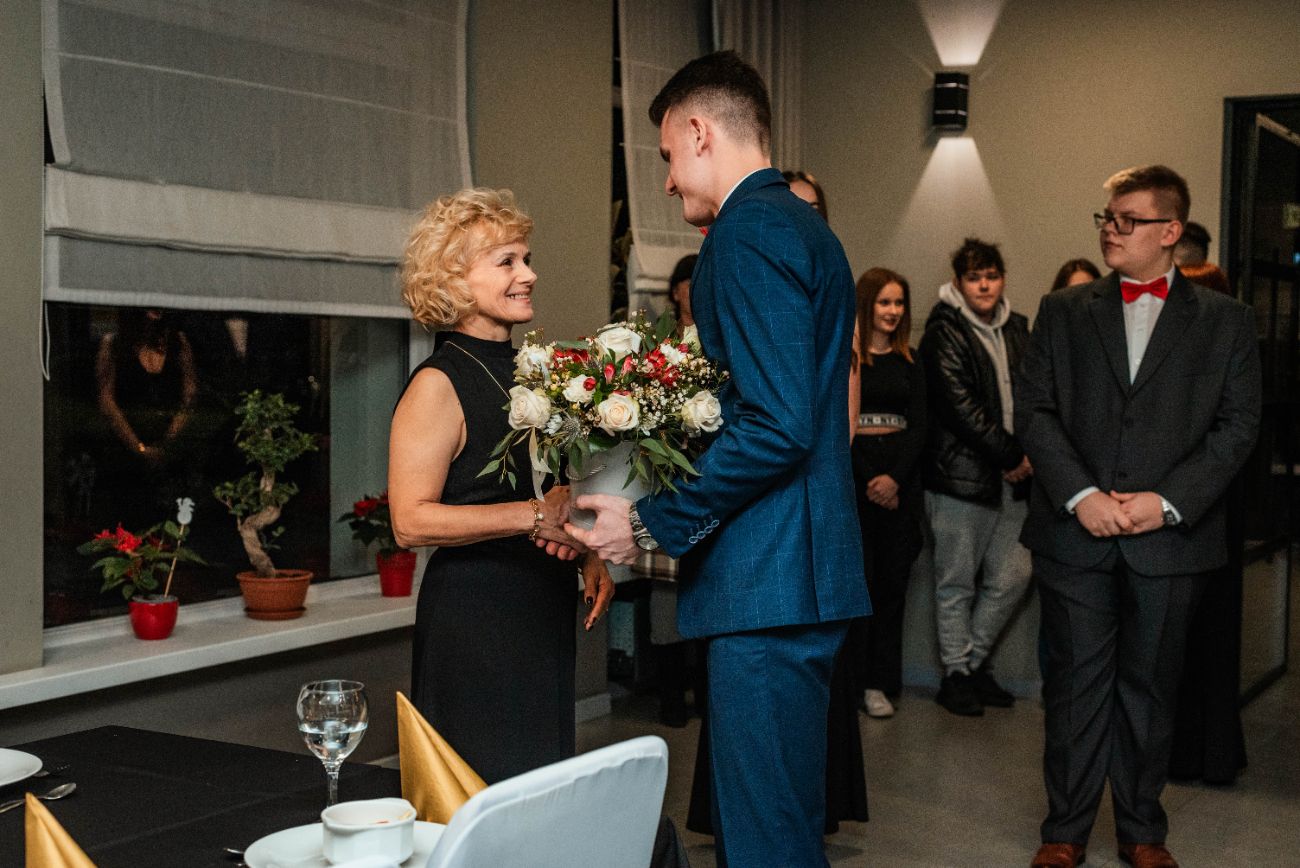 Studniówka CKZiU w Strzałkowie. Zobacz zdjęcia