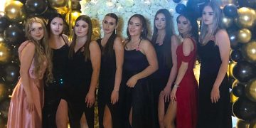 Dziś LO bawi się na studniówce ZDJĘCIA