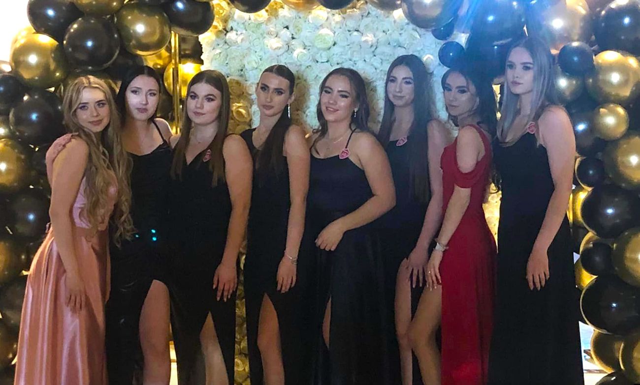 Dziś LO bawi się na studniówce ZDJĘCIA