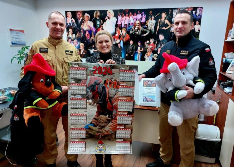 Słupeccy strażacy grają z orkiestrą