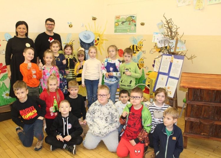 Akademia Pszczoły Bohatera w Jedynce