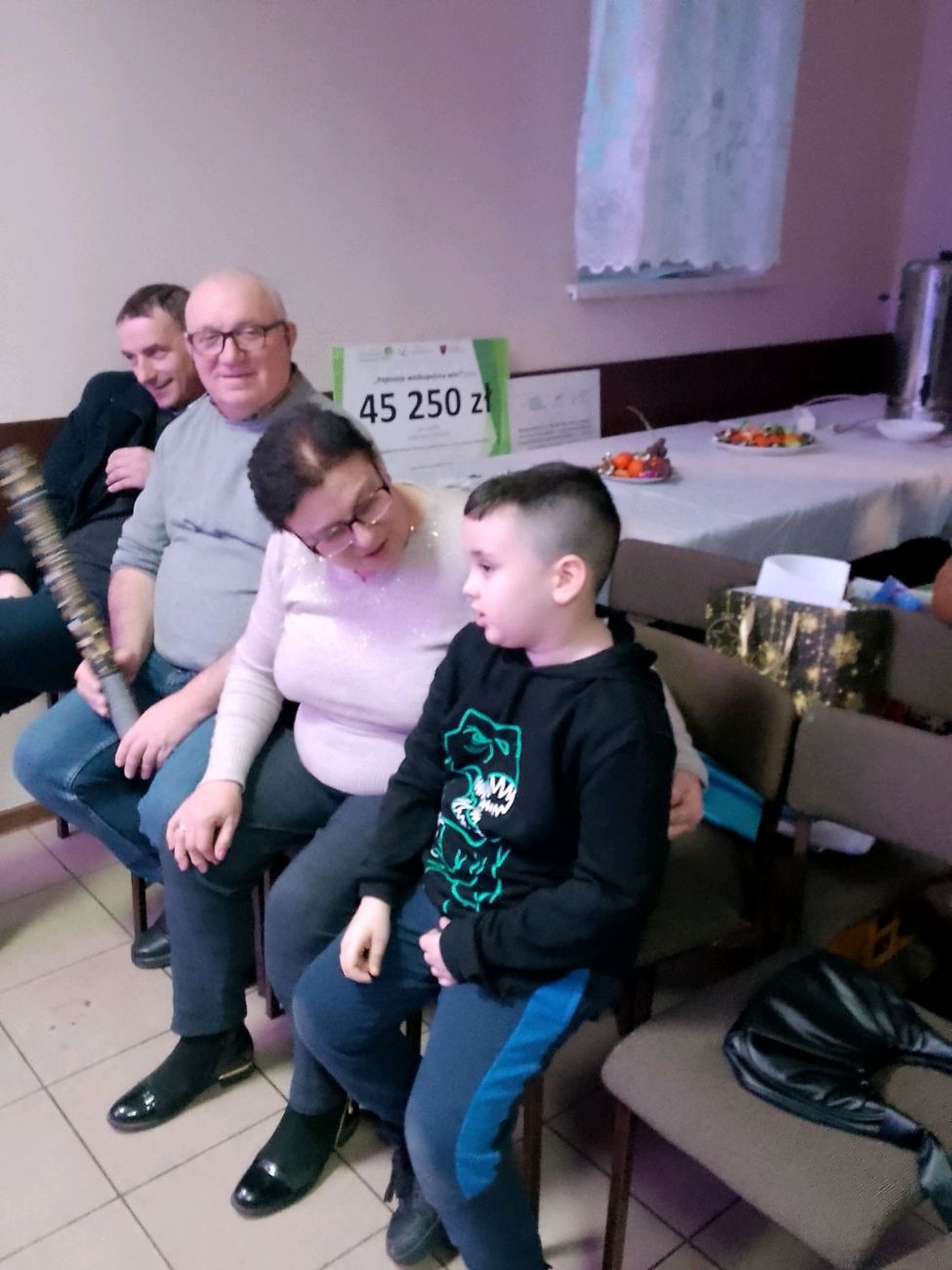 Choinka w Dziedzicach połączona z Dniem Babci i Dziadka