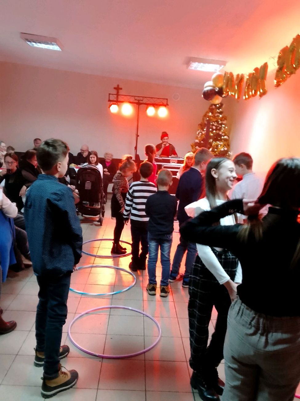 Choinka w Dziedzicach połączona z Dniem Babci i Dziadka