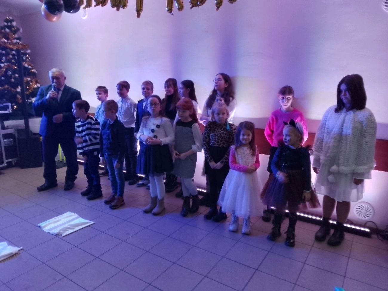 Choinka w Dziedzicach połączona z Dniem Babci i Dziadka