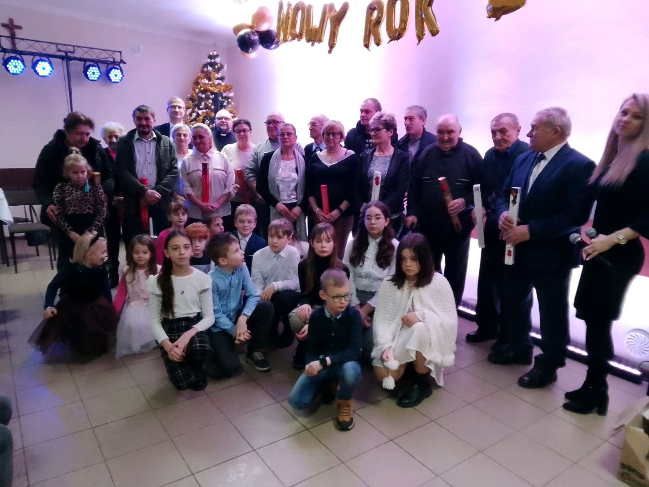 Choinka w Dziedzicach połączona z Dniem Babci i Dziadka