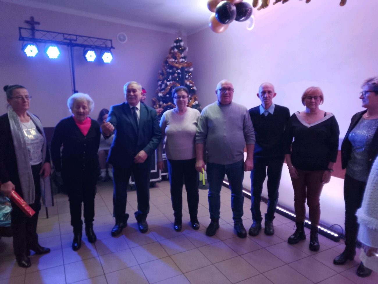 Choinka w Dziedzicach połączona z Dniem Babci i Dziadka