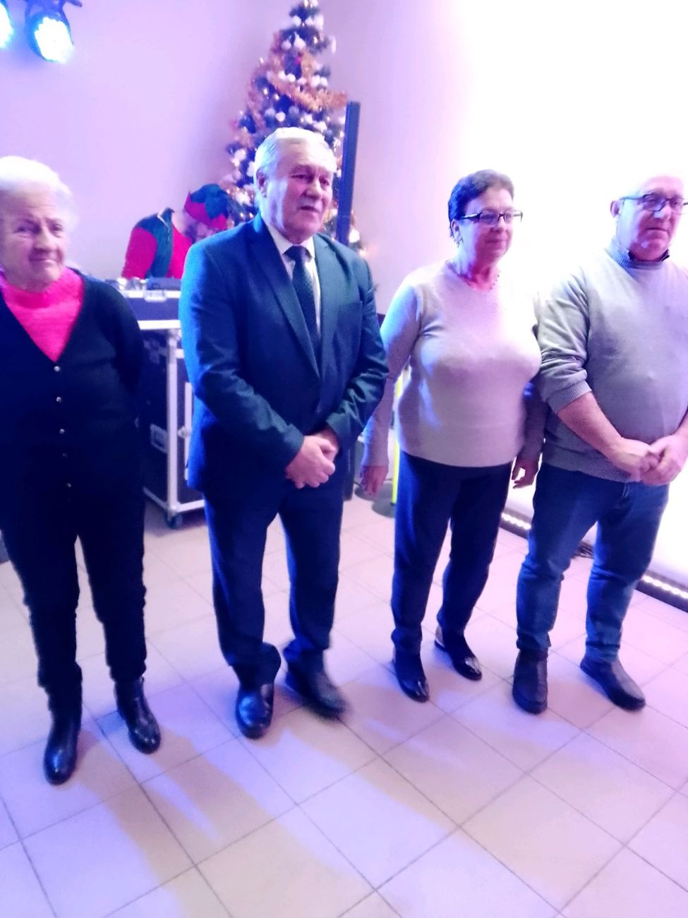 Choinka w Dziedzicach połączona z Dniem Babci i Dziadka