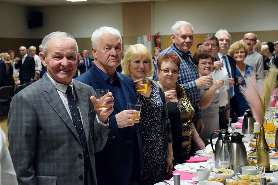 Dzień Babci i Dziadka na parkiecie. Świetna impreza w Strzałkowie