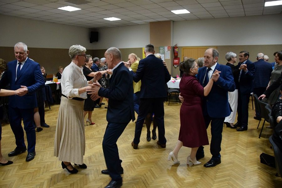Dzień Babci i Dziadka na parkiecie. Świetna impreza w Strzałkowie