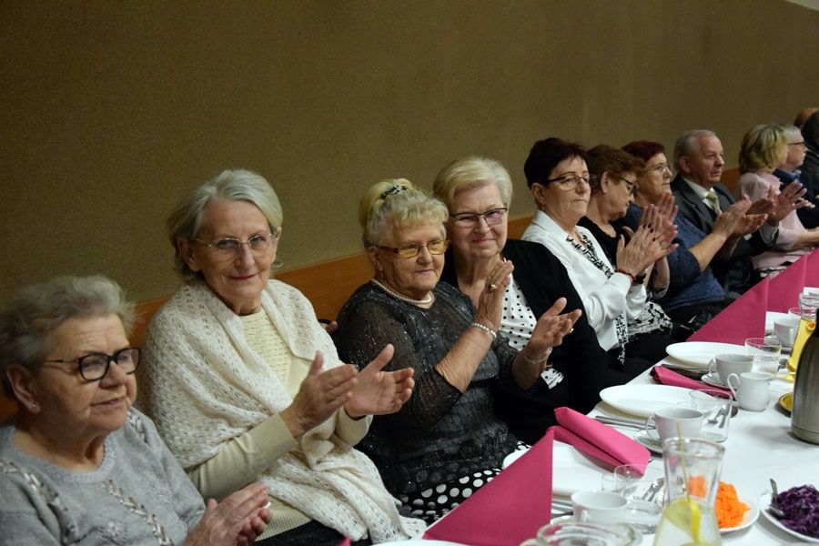 Dzień Babci i Dziadka na parkiecie. Świetna impreza w Strzałkowie