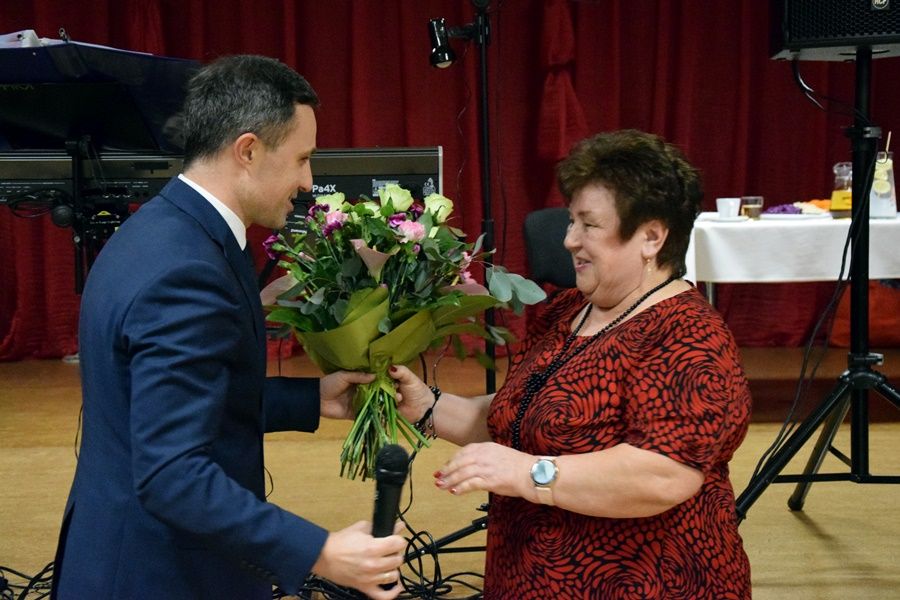 Dzień Babci i Dziadka na parkiecie. Świetna impreza w Strzałkowie