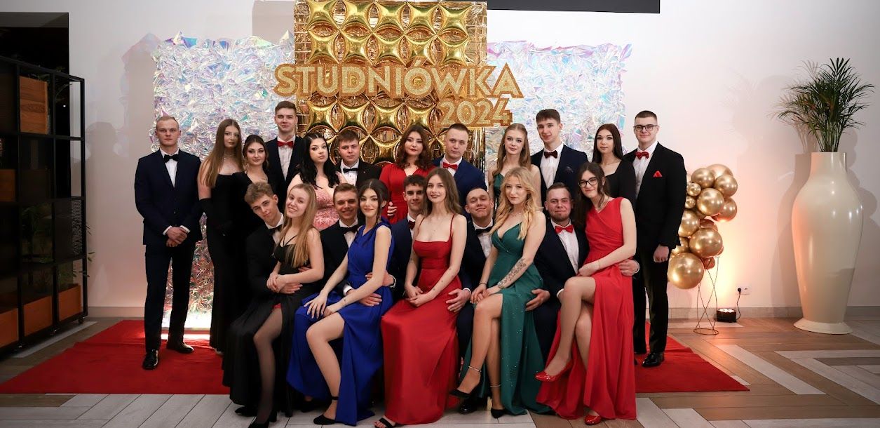 Studniówka Zawodówki. Zobacz zdjęcia