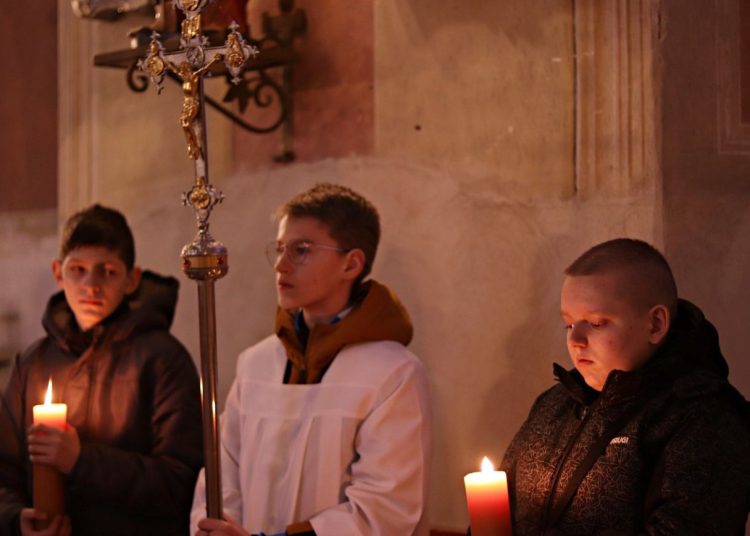 Parafia pw. św. Katarzyny Aleksandryjskiej w Cieninie Kościelnym