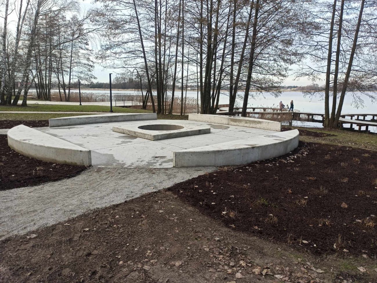 Jest pięknie nad jeziorem. Koniec prac ZDJĘCIA