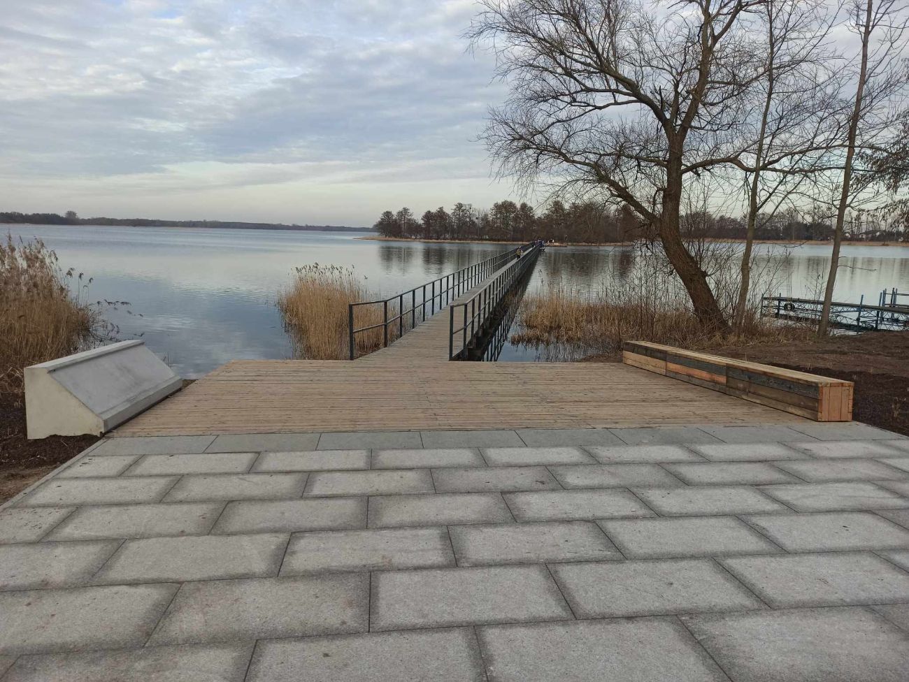Jest pięknie nad jeziorem. Koniec prac ZDJĘCIA
