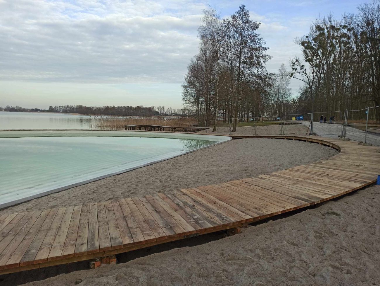 Jest pięknie nad jeziorem. Koniec prac ZDJĘCIA